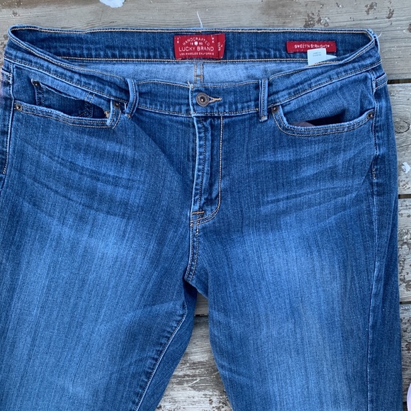 Lucky Brand Sweet N Straight Jeans - Picture 3 of 11